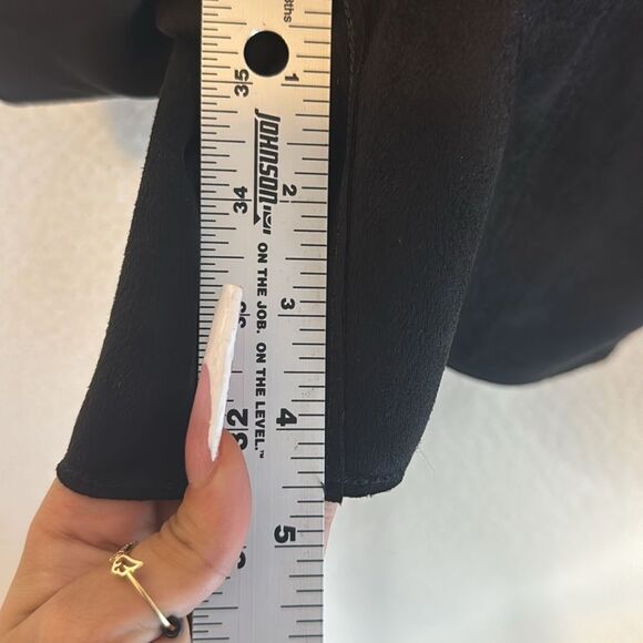 Banana Republic Faux‎ Suede Belted Shorts Womens Size 2 Black - Picture 7 of 8